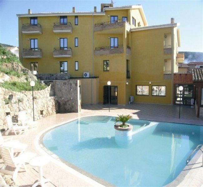 Hotel Le Palme Sant'Anna Arresi Exterior photo